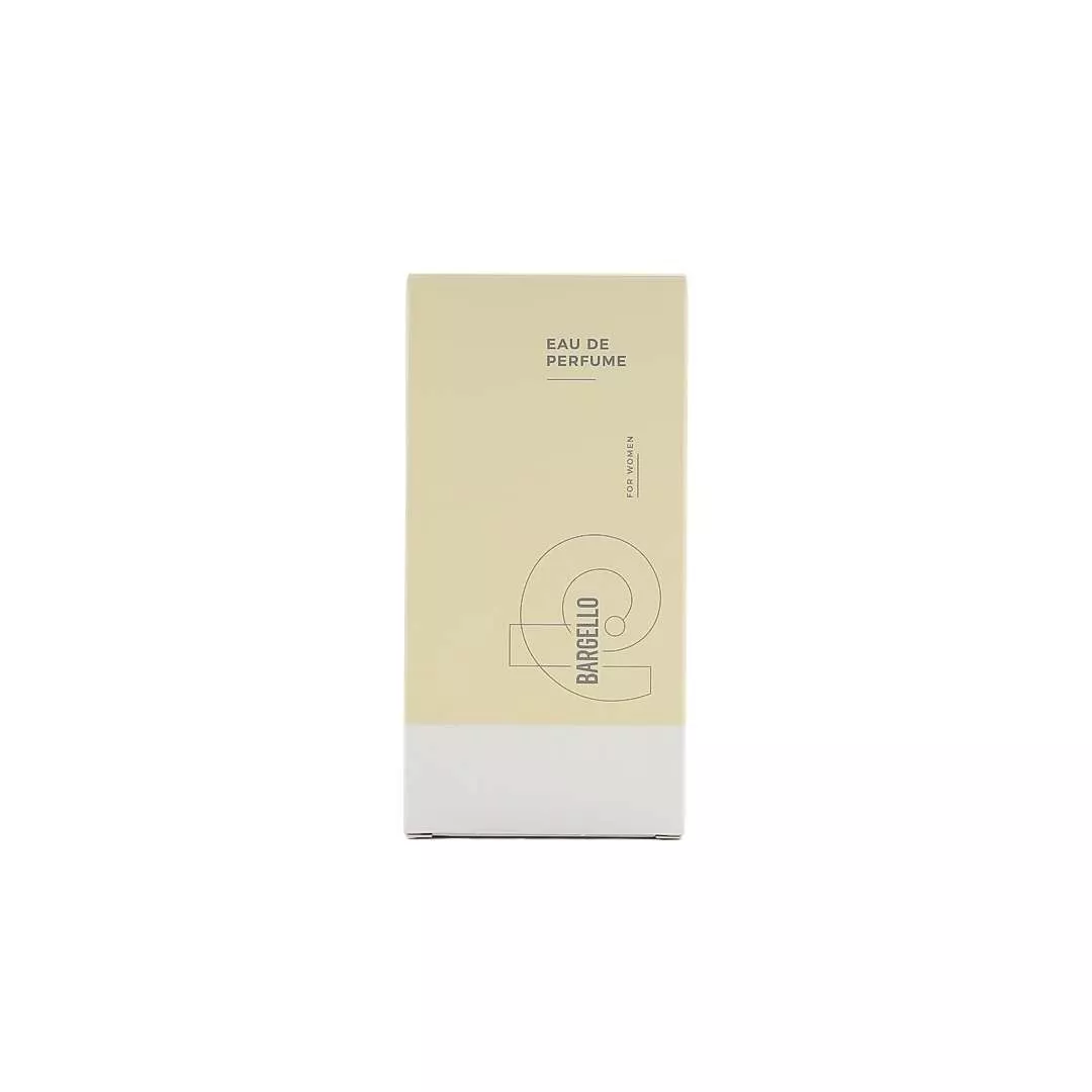 Floral and woody fragrance for women