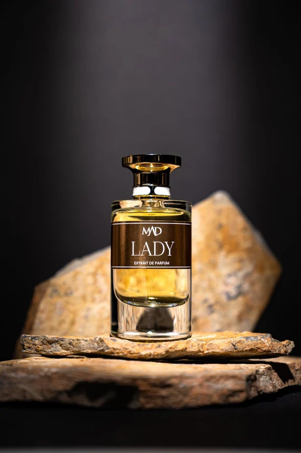 Elegant and floral fragrance for women