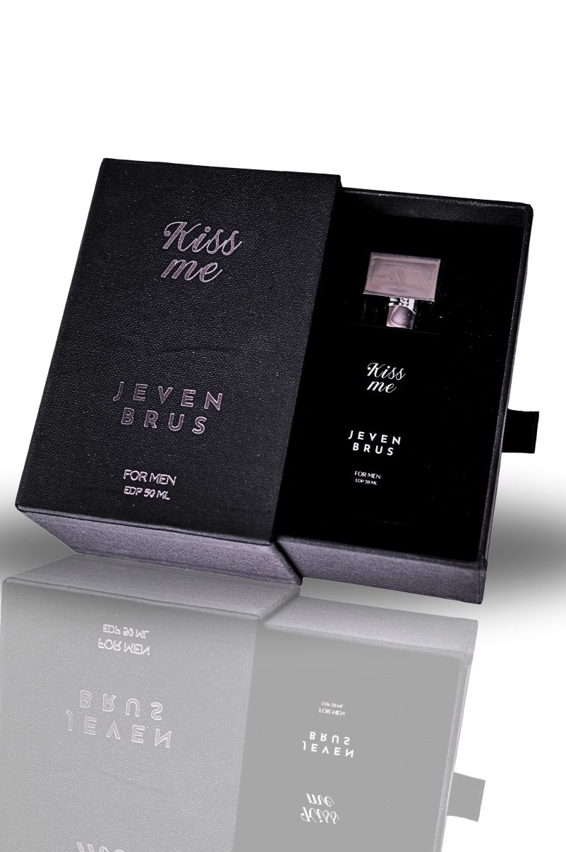 Signature warm and sensual scent with vanilla