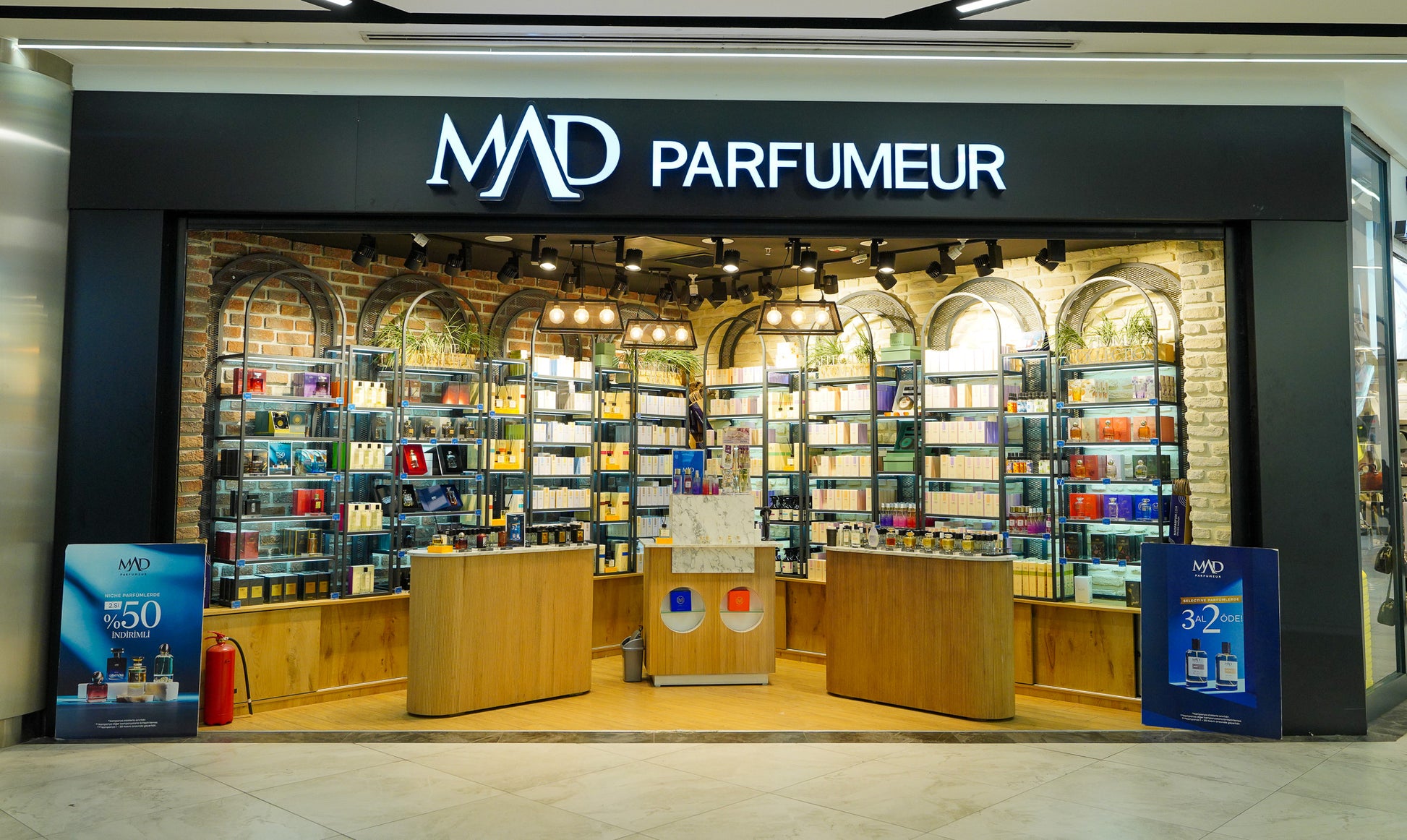 Captivating perfume for romantic and special occasions